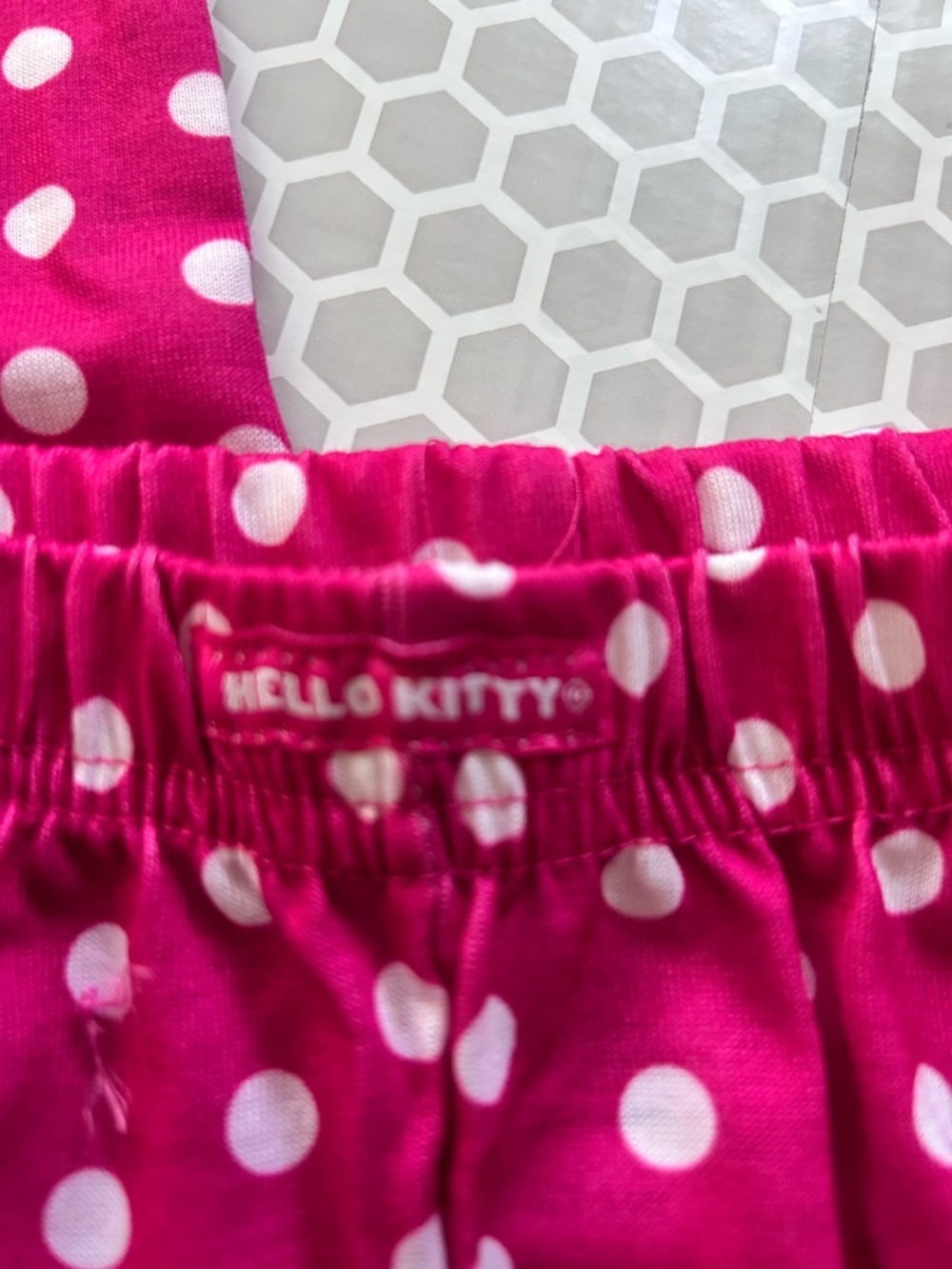 NWT Hello Kitty Hot Pink & Lime Polka Dot Kids Pajama Set. Size S(4-6) - Picture 5 of 8